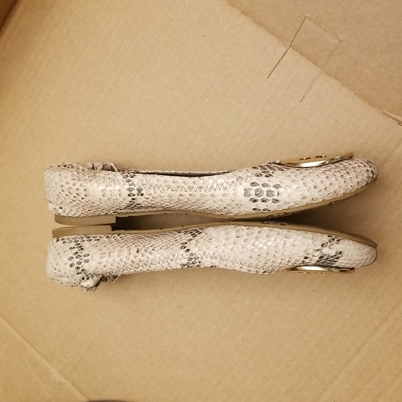 Tory Burch shoes- size 8 - Picture 5 of 12